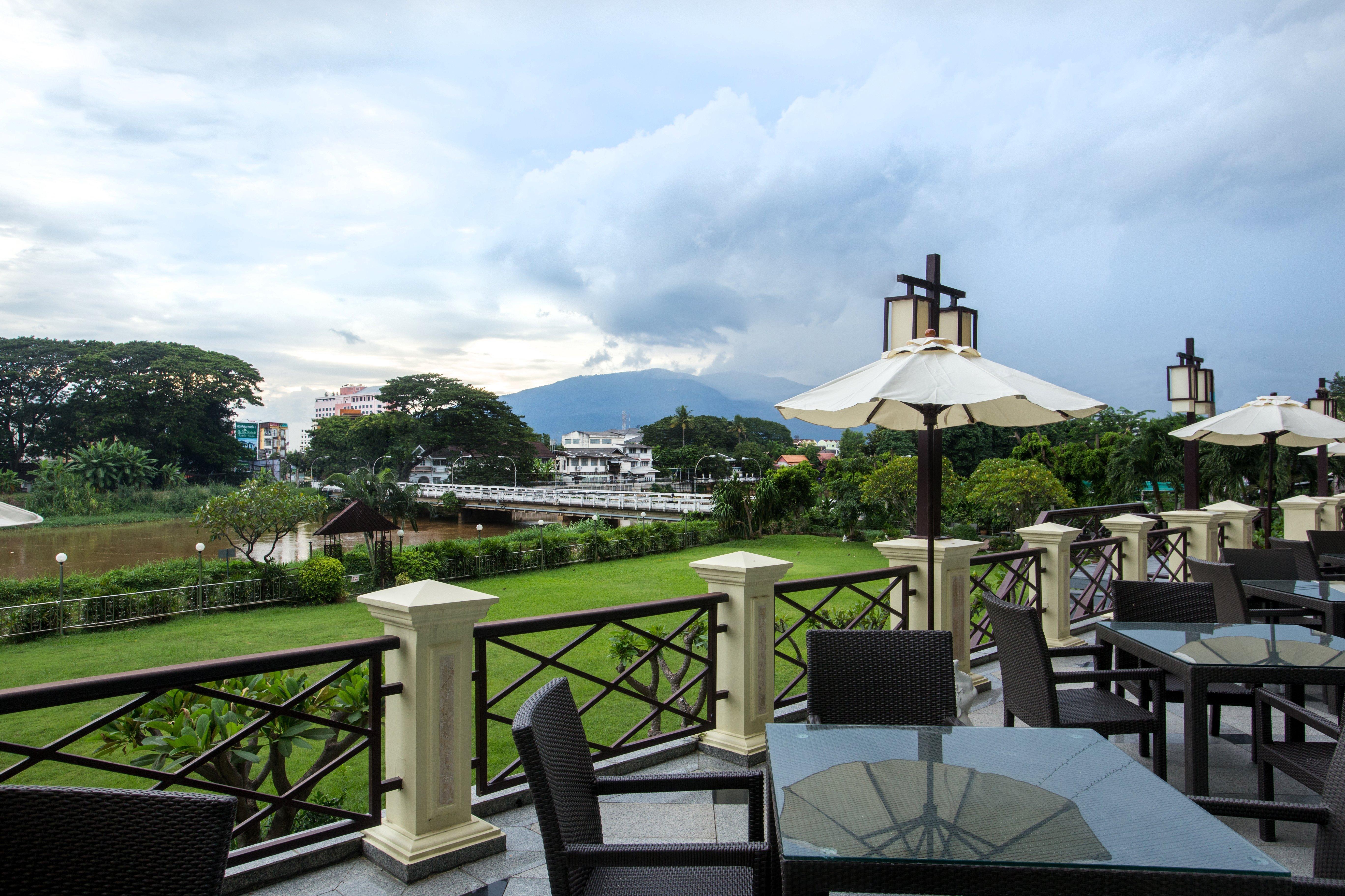 Centara Riverside Hotel Chiang Mai Exterior foto